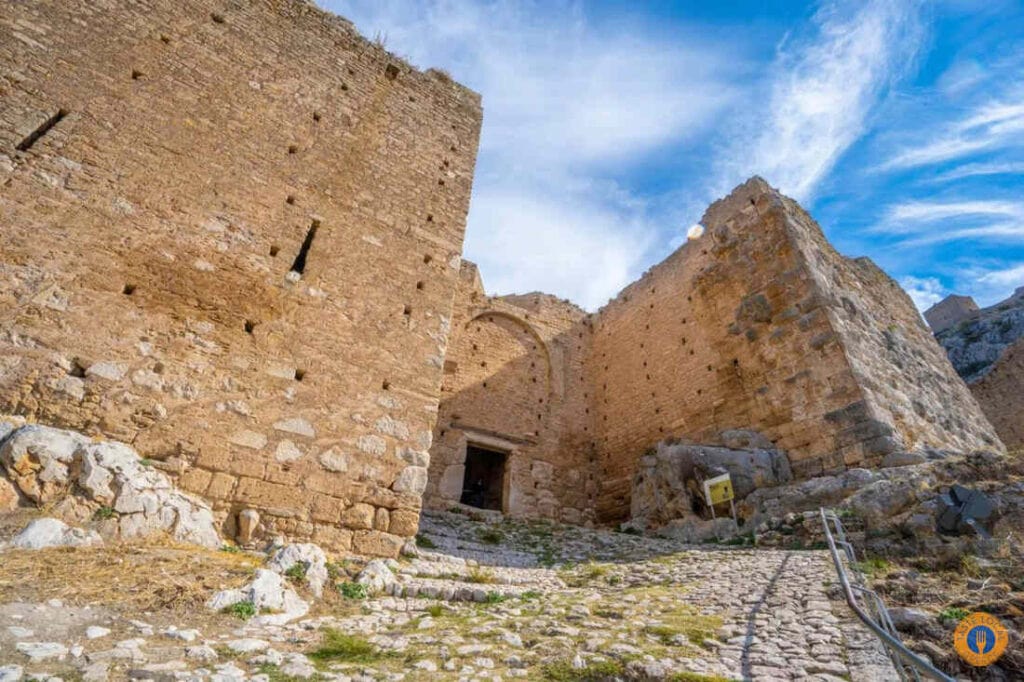 Akrocorinthos, the biggest ancient fortress of the Peloponnese. - Gastronomy Tours akrokorinthos 1 8 copy orig 1 - Gastronomy Tours